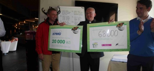 Hráči golfu pomohli starým a nemocným kněžím