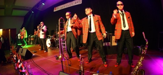 Městský bál ve stylu Jamese Bonda