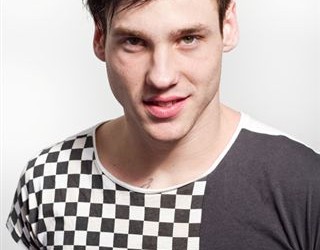 Nový videoklip Daniela Mrózka „NEPŘIZNÁM“ z alba Krev, jizvy a tvář!