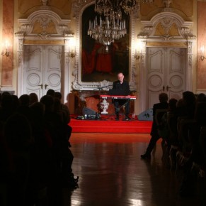 V Olomouci ocenili dobrovolníky. Zazpíval jim Vašo Patejdl V Olomouci ocenili dobrovolníky. Zazpíval jim Vašo Patejdl